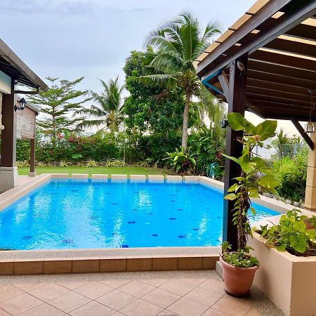 Melaka Beachfront Villa With Pool Екстер'єр фото