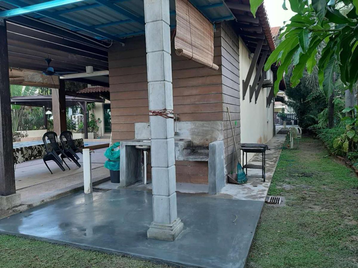 Melaka Beachfront Villa With Pool Екстер'єр фото