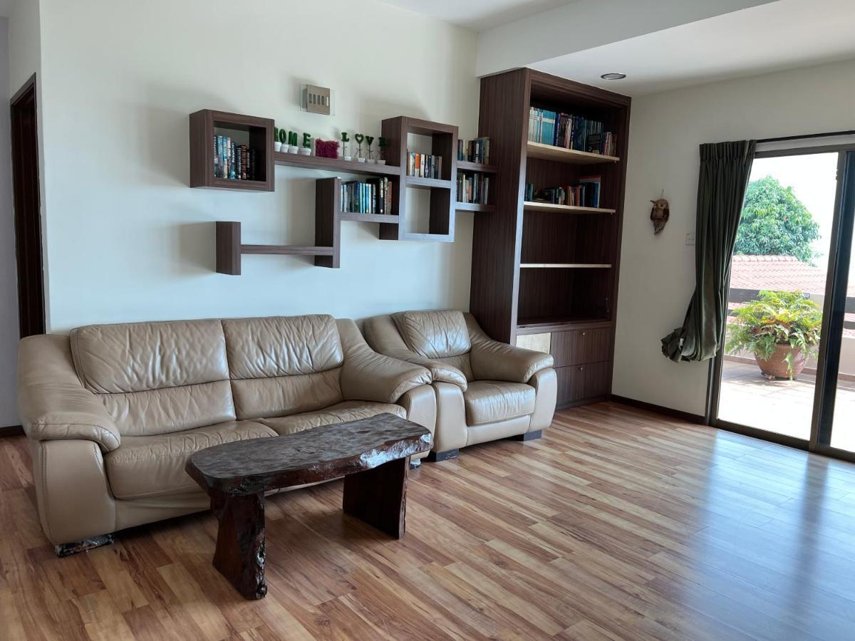 Melaka Beachfront Villa With Pool Екстер'єр фото