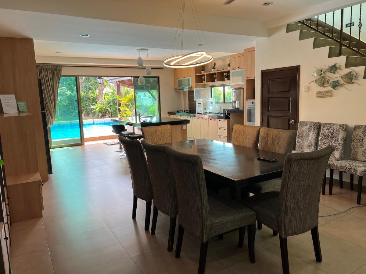 Melaka Beachfront Villa With Pool Екстер'єр фото