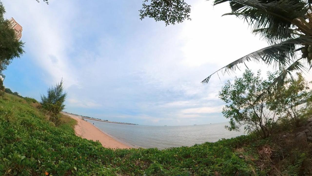 Melaka Beachfront Villa With Pool Екстер'єр фото