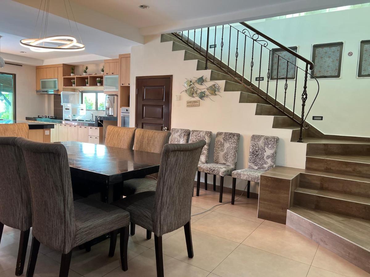 Melaka Beachfront Villa With Pool Екстер'єр фото