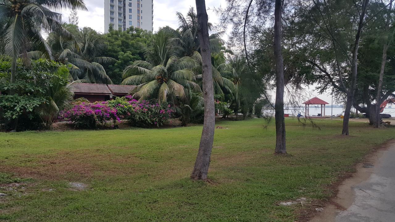 Melaka Beachfront Villa With Pool Екстер'єр фото