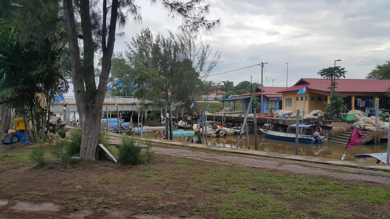 Melaka Beachfront Villa With Pool Екстер'єр фото