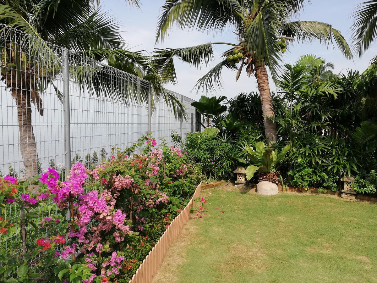 Melaka Beachfront Villa With Pool Екстер'єр фото